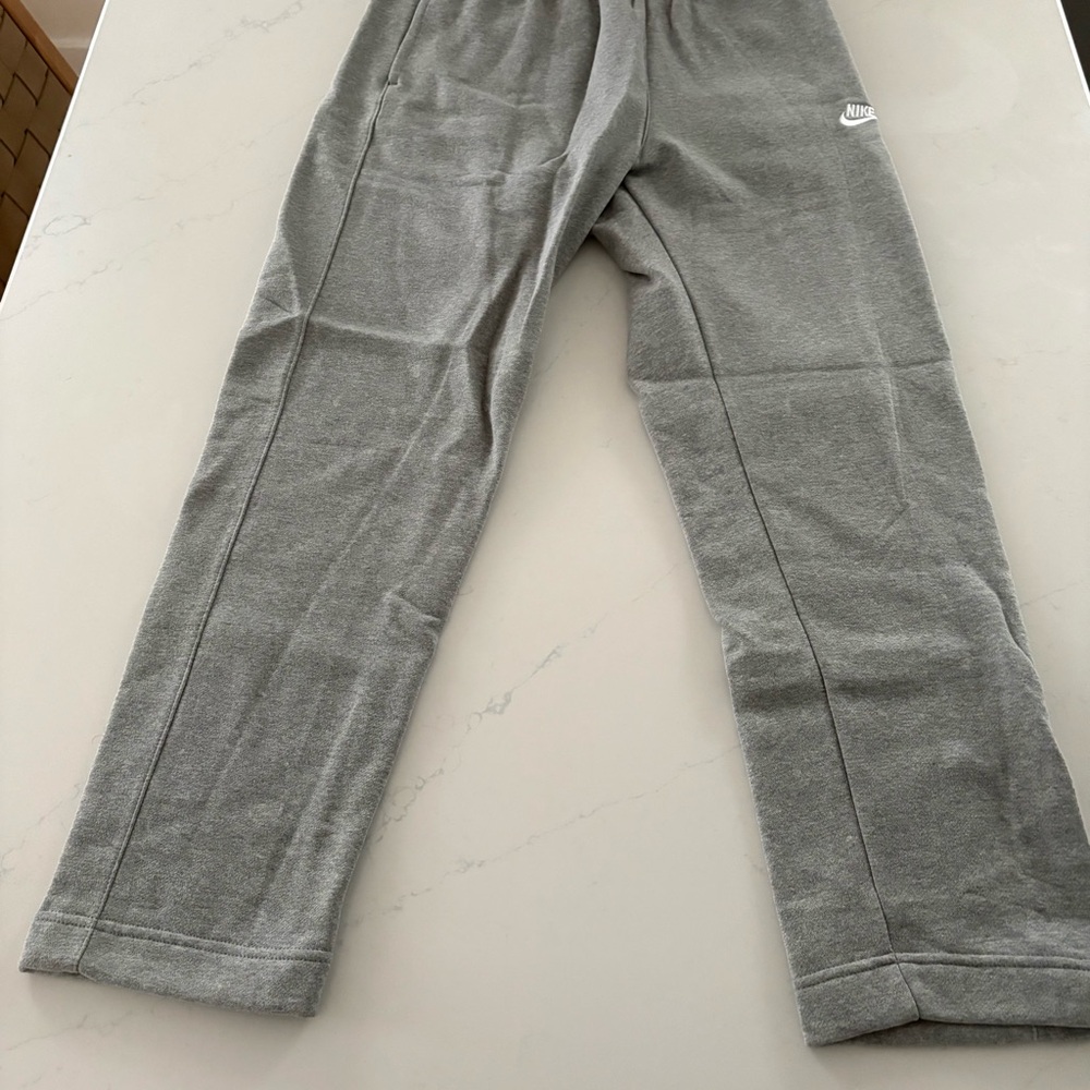 Nike Men’s Light Gray Joggers